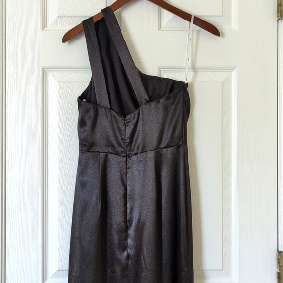 Lulu's On the Guest List Satin One-Shoulder Formal A-Line Maxi Dress Black Small - Picture 12 of 16